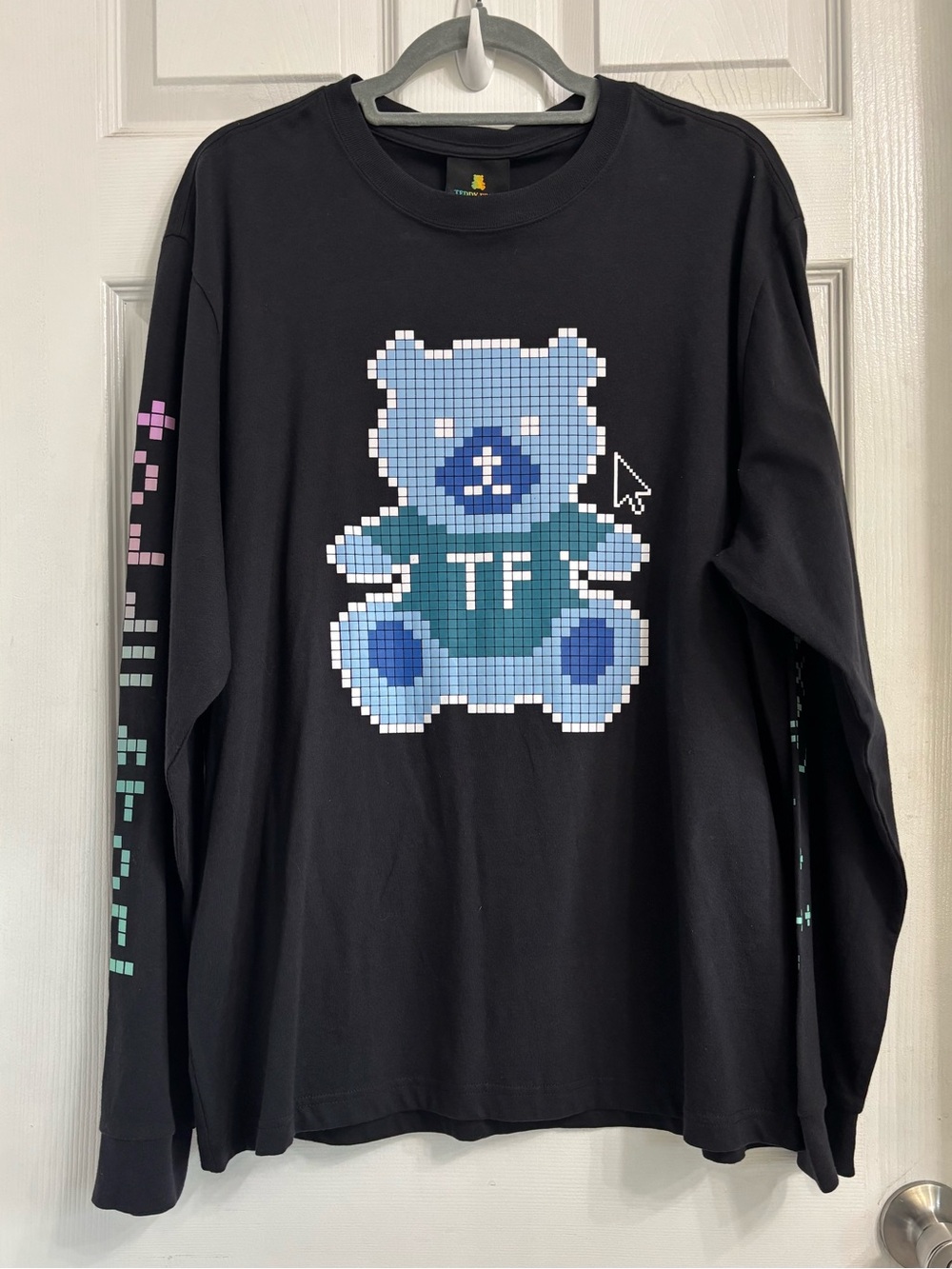 Teddy Fresh Men’s Black Long-Sleeve Crew Neck Tee with Blue Pixel Bear Large NWT